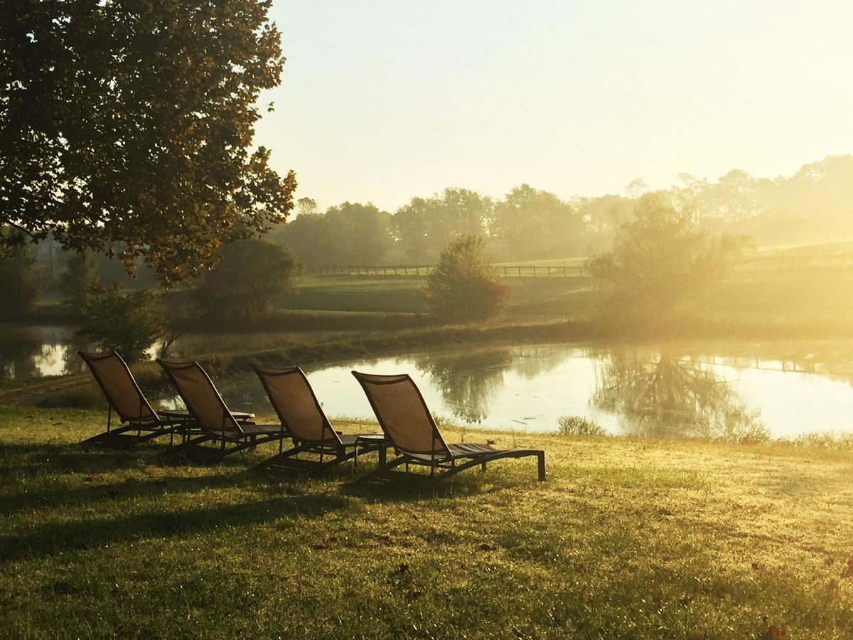 Midway The B & B At Queenslake المظهر الخارجي الصورة